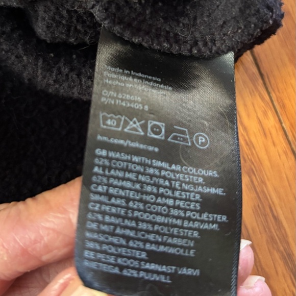 POL brand inspired * HANDMADE UPCYCLED ONE-OF-A-KIND BLACK CROPPED SWEATSHIRT - Picture 7 of 7